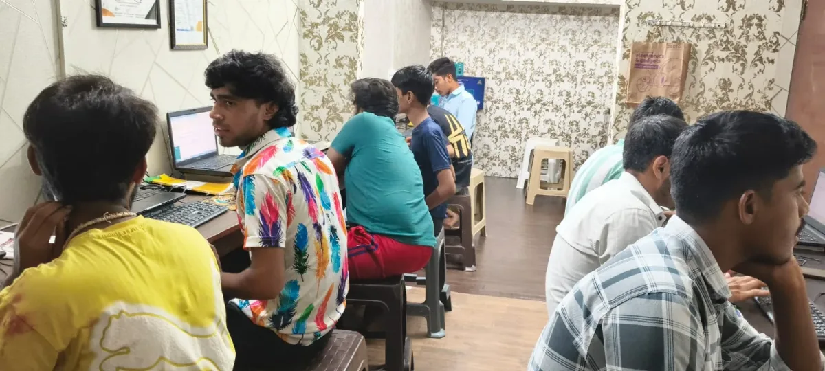 Mahakaal Institute computer lab and practical training